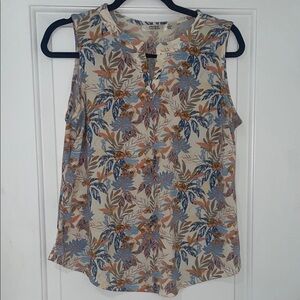 Chic Floral Sleeveless Blouse - Cream and Blue